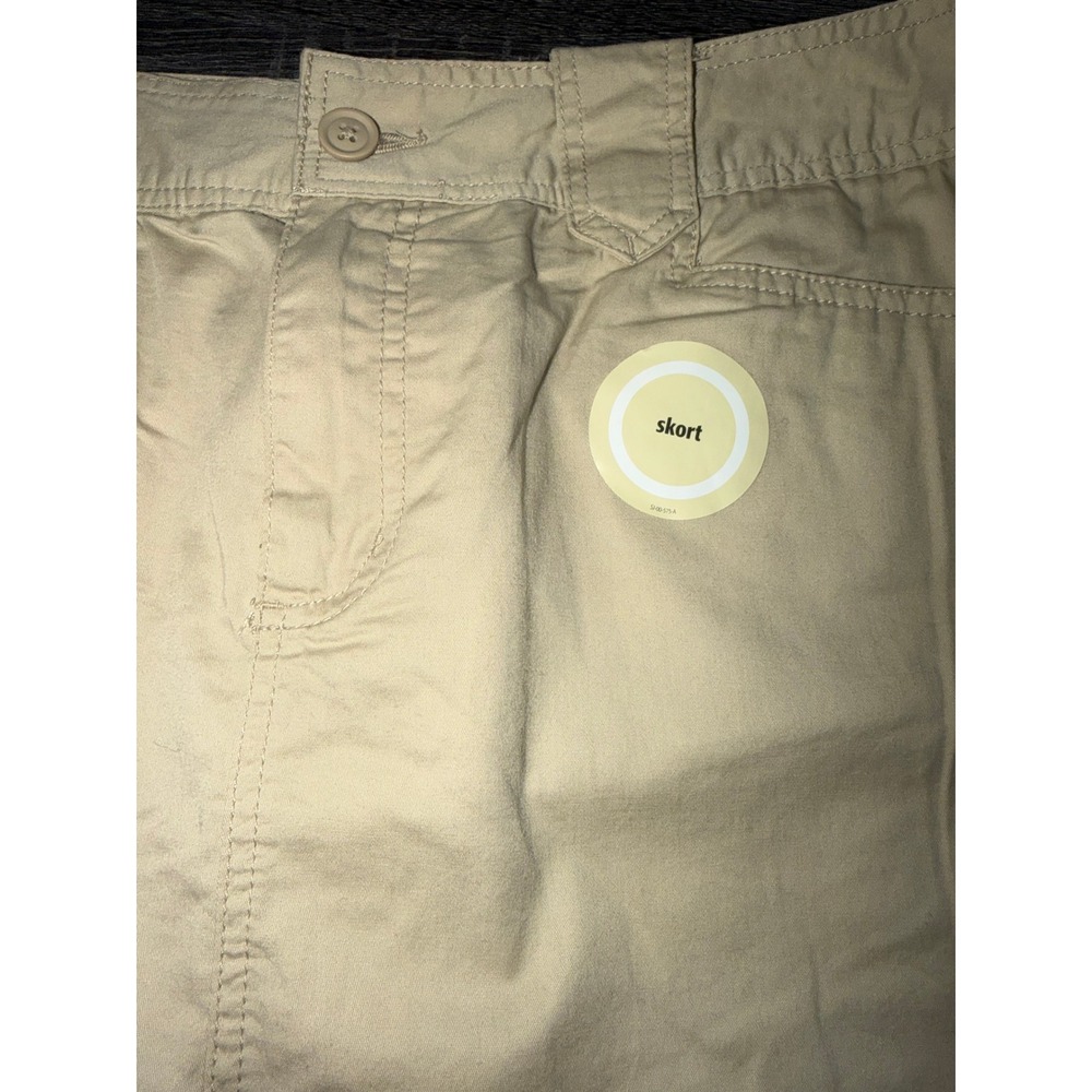 St Johns Bay Womens Khaki Stretch Skort Size 12 Gorpcore Utility Neutral NWOT - Picture 4 of 6